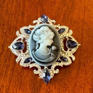 Victorian Vintage Style Lady Portrait Cameo Rhinestone Crystal Blue Brooches pin